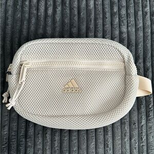 Adidas Cream and Beige Mesh Women’s Belt Bag - NWT